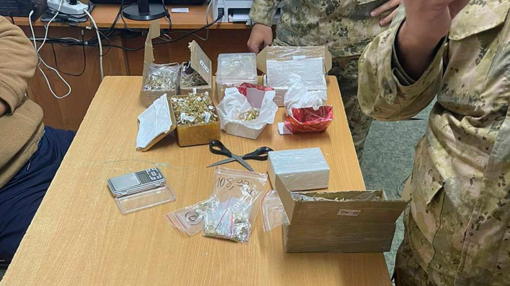Почти 50 килограммов золотых изделий пытались ввезти в Казахстан - КНБ