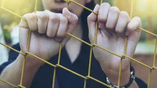 Студенток колледжа осудили за сбыт психотропных веществ в Костанае