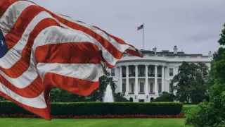 На грани шатдауна: Конгресс США принял временный бюджет