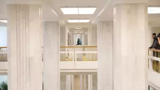 Турецкий мрамор и кыргызский травертин. Что изменилось в здании акимата Алматы