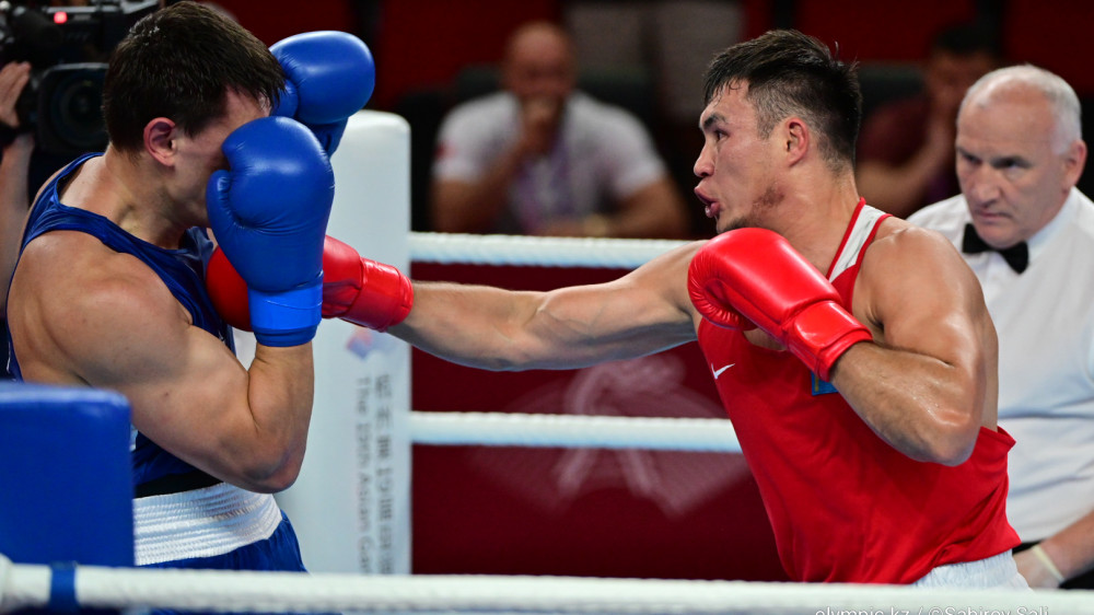 Боксеры Казахстана и Узбекистана решили судьбу золота в финале Азиады