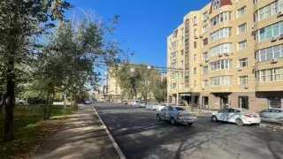 Движение по улице в центре Алматы открыли с опозданием в месяц