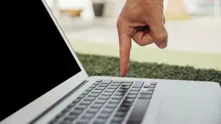 Эксперт объяснил, как часто нужно выключать компьютер