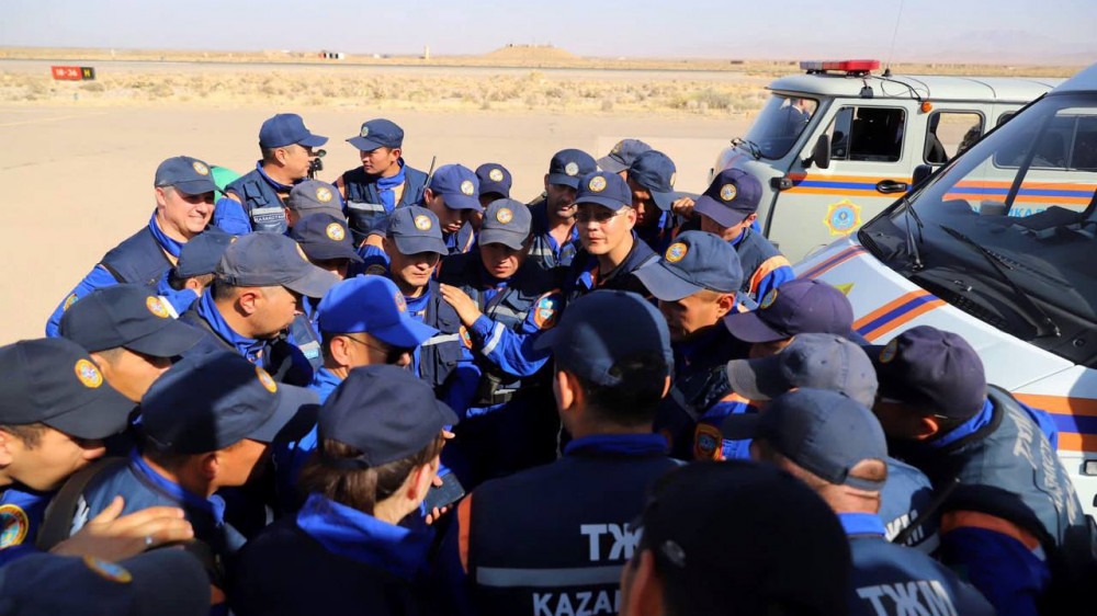 Казахстанские спасатели разобрали 76 участков в Афганистане
