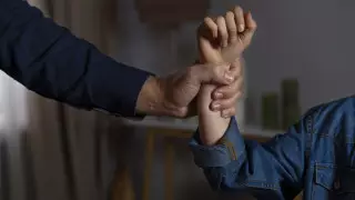 Как будут защищать детей от насилия в приемных семьях в Казахстане