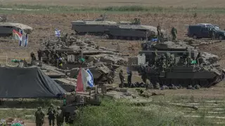 Израиль отложил наземное вторжение в Газу "на несколько дней" - NYT