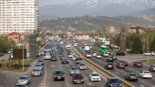 Количество автомобилей подсчитали в Казахстане