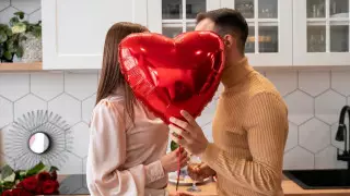 Зачем посещать психолога перед свадьбой и нужно ли казахстанцам пособие по счастливому браку