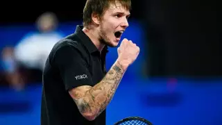 Лучший теннисист Казахстана вышел в полуфинал турнира в Бельгии