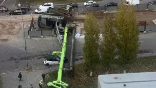 ЧП на стройке LRT: сваебой раздавил машину в Астане