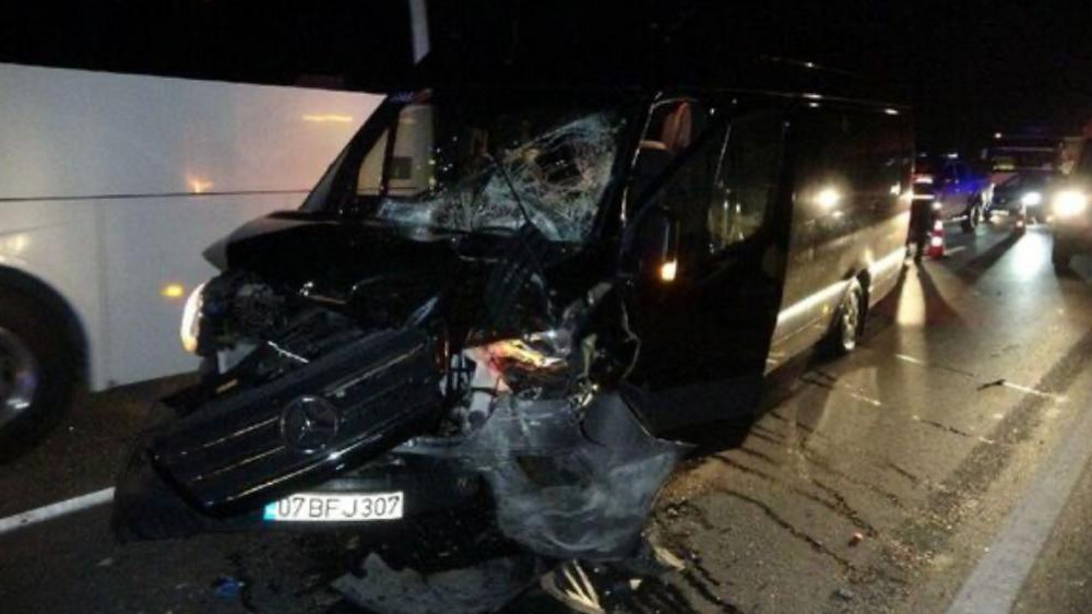 Два автобуса с туристами столкнулись в турецкой Анталье