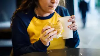 Депрессии родителей генетически влияют на вес детей - ученые