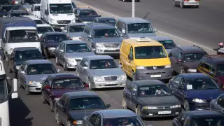 "Доводят до белого каления": как решается проблема заторов на въездах в Алматы