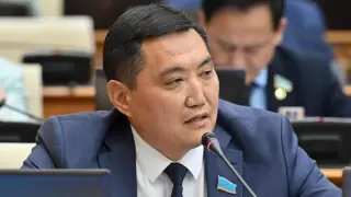 "Парламентке дейін 7-8 есе жоғары еді". Бақытжан Базарбек депутат болғанға дейінгі табысы туралы айтты