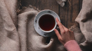 Какой чай полезнее - черный или зеленый. Кому нельзя пить ни тот, ни другой
