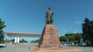 Памятники Алматы: от Абая до Виктора Цоя