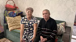 "Спали в верхней одежде". Как 30 лет ожидания не сломили семью из Астаны