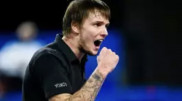 Первая ракетка Казахстана прошел полуфиналиста US Open на турнире в Париже