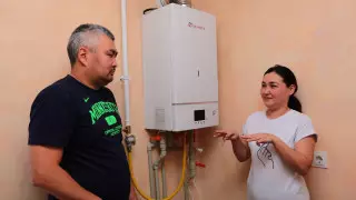 "Печка в ванной и сизый дым". Супруги с инвалидностью о том, как жили в Астане 17 лет