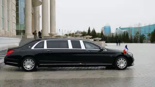 Кортеж президента Франции в Астане попал на видео