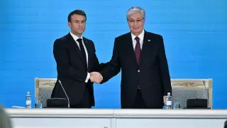 "Большой потенциал". Токаев и Макрон приняли участие в бизнес-форуме в Астане