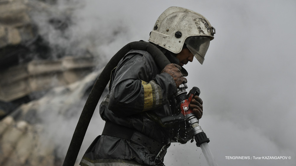 Пожарные пожаловались, что их оставили без премий в Павлодаре