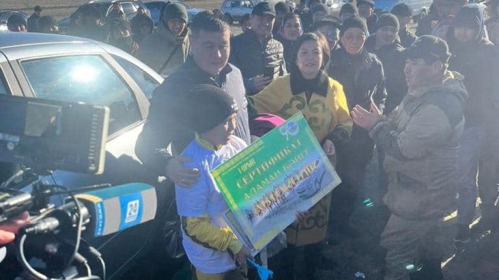 Школьник из Атырауской области второй раз подряд выиграл автомобиль