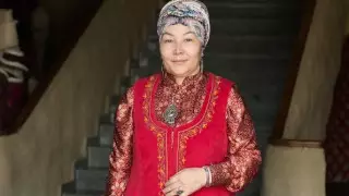 "Дизайнерлер ою-өрнек қолдануды білмейді". 20 жылдан бері кілем тоқумен айналысатын шебермен сұхбат