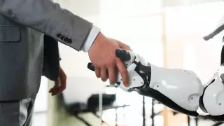 Робот убил сотрудника завода в Южной Корее, приняв его за коробку с овощами