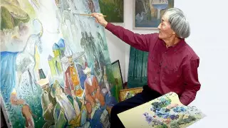 "Қайталанбайтын этносуреткер". Жетпіс жастағы ақсақалдың салған суреттерін шетелдік туристер таласа сатып алған