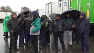 Вымогал деньги и избивал: торговцы рынка "Алтын Орда" пожаловались на администрацию