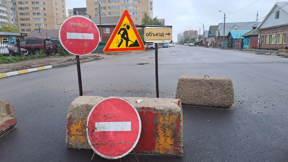 Новые дороги в Петропавловске разрушились через несколько недель после ремонта
