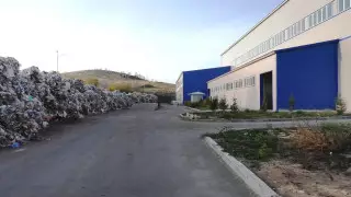 Крыша казахстанского завода, построенного год назад, просела