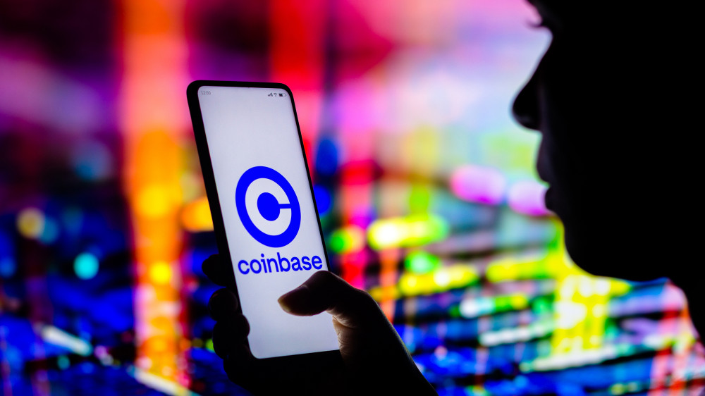 Почему в Казахстане заблокировали криптобиржу Coinbase