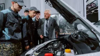 Названа отрасль, где растут зарплаты и есть необходимость в сотрудниках