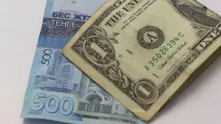 Сколько стоят доллар, евро и рубль в обменниках