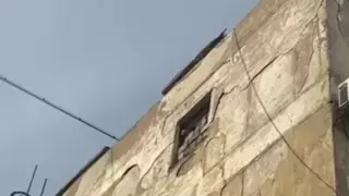 Сходила за хлебом: карниз упал на голову жительнице Сатпаева