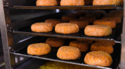 Гастроэнтеролог назвал самый вредный для здоровья кишечника продукт