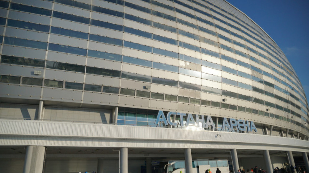 Главную футбольную арену Казахстана закроют на ремонт