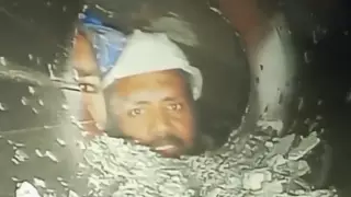 С блокированными в тоннеле 10 дней назад рабочими установили видеосвязь