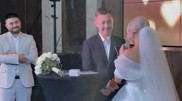 Невеста произнесла клятву на свадьбе и довела жениха до слез