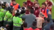 Футболисты Венесуэлы устроили потасовку с полицией в Перу: видео