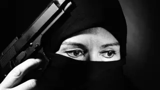 Какая роль отводится женщинам в религиозном терроризме, рассказали эксперты