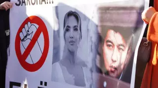 Брат Салтанат Нукеновой выступил с эмоциональной речью на митинге в Алматы