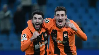 Матч в Лиге чемпионов завершился потасовкой с красной карточкой