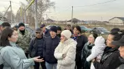 "Әкімдік мәселемізге мән бермейді". Алматының іргесіндегі ауыл тұрғындары жарықсыз отыр