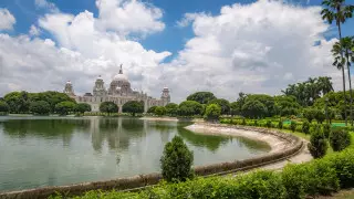 Казахстанец полетел в Индию и остался там на полгода