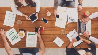 Зумеры выступили против 8-часового рабочего дня