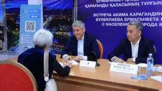 Ермаганбет Булекпаев отвечал на вопросы карагандинцев 6,5 часа