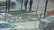 Автобусная остановка рухнула на людей в Астане: есть пострадавшие